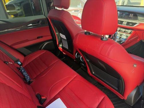 2020 Alfa Romeo Stelvio Ti Sport Carbon