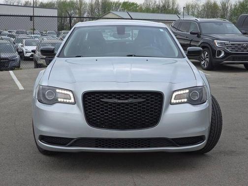 2023 Chrysler 300 Touring