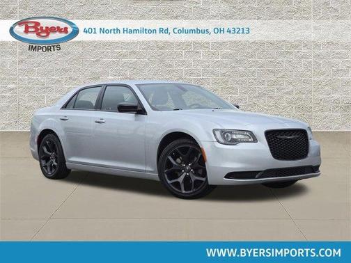 Silver Mist Clearcoat 2023 Chrysler 300 Touring