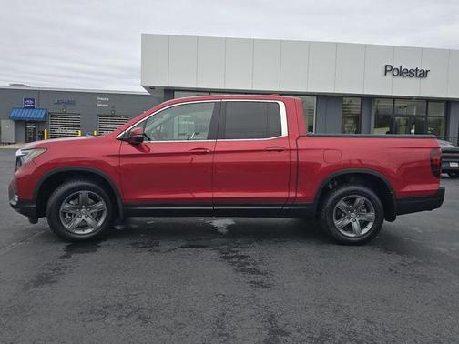 Radiant Red Metallic II 2023 Honda Ridgeline RTL