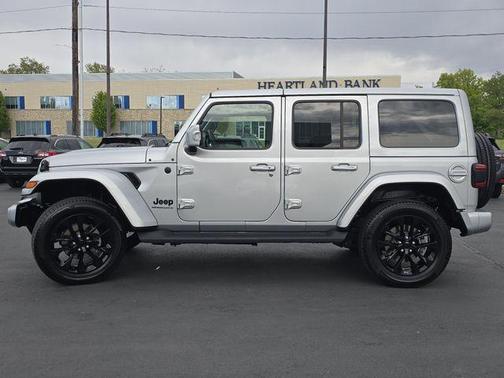 Silver Zynith Clearcoat 2023 Jeep Wrangler Sahara