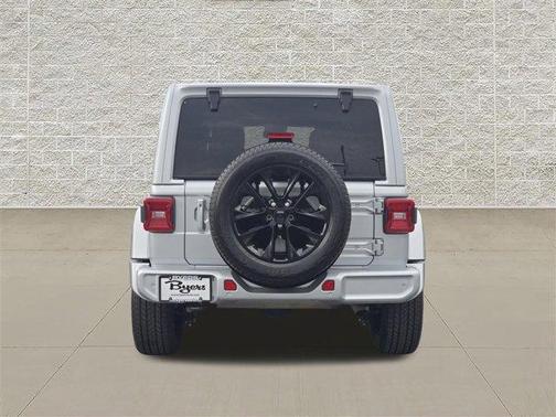 Silver Zynith Clearcoat 2023 Jeep Wrangler Sahara