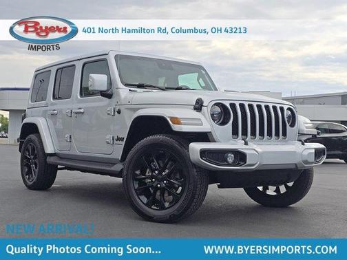 Silver Zynith Clearcoat 2023 Jeep Wrangler Sahara