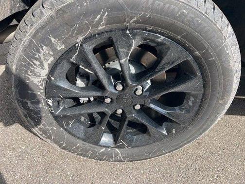 Silver Zynith Clearcoat 2023 Jeep Wrangler Sahara