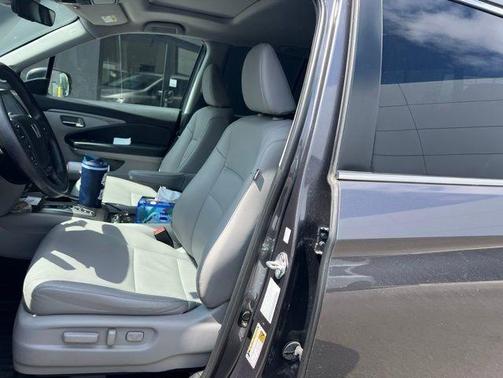 Modern Steel Metallic 2023 Honda Ridgeline RTL