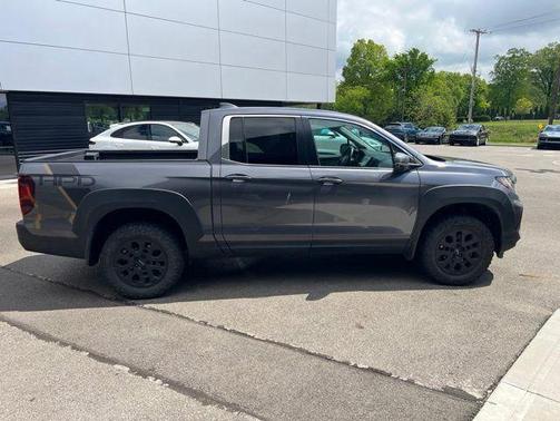 Modern Steel Metallic 2023 Honda Ridgeline RTL
