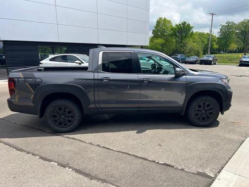 Modern Steel Metallic 2023 Honda Ridgeline RTL