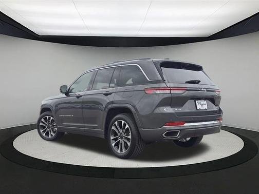 2022 Jeep Grand Cherokee Overland