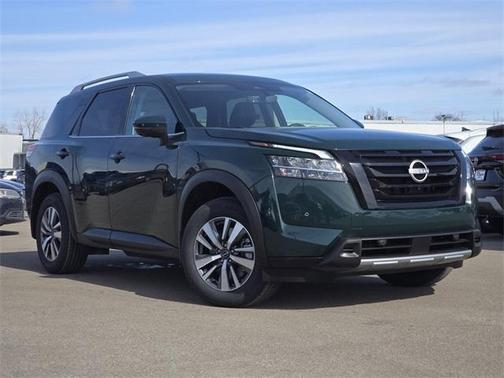 2023 Nissan Pathfinder SL