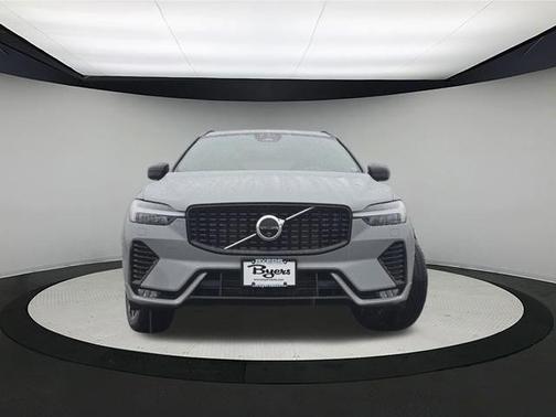 2024 Volvo XC60 B5 Ultimate Dark Theme