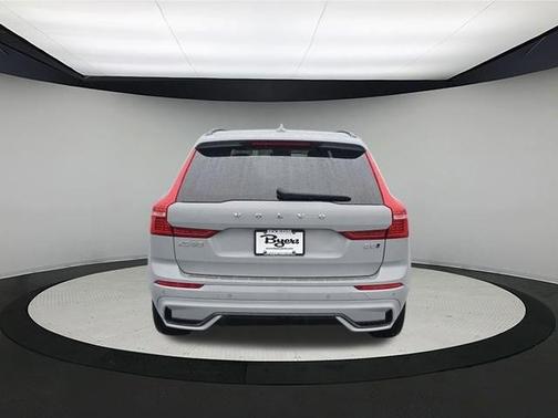 2024 Volvo XC60 B5 Ultimate Dark Theme