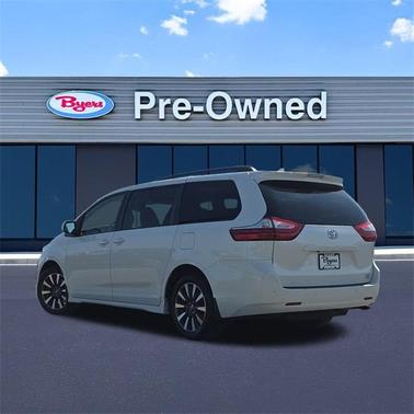 2019 Toyota Sienna XLE