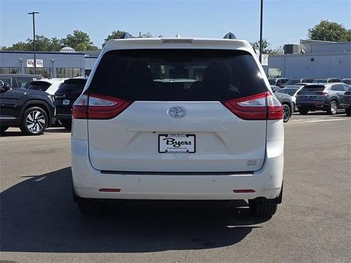 2019 Toyota Sienna XLE