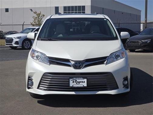 2019 Toyota Sienna XLE