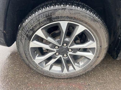 Diamond Black 2025 Jeep Grand Cherokee Overland