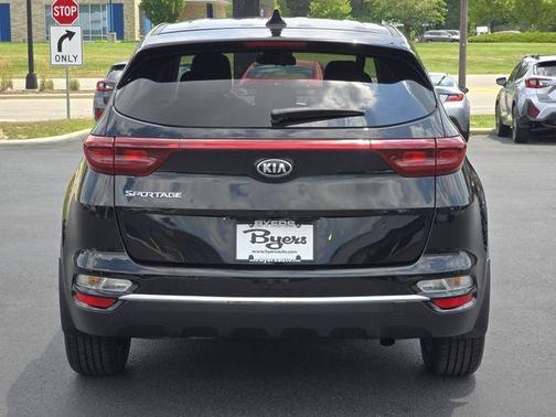 Black Cherry 2022 Kia Sportage LX