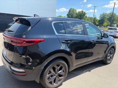 Black Cherry 2022 Kia Sportage LX