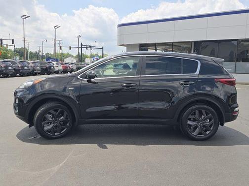 Black Cherry 2022 Kia Sportage LX