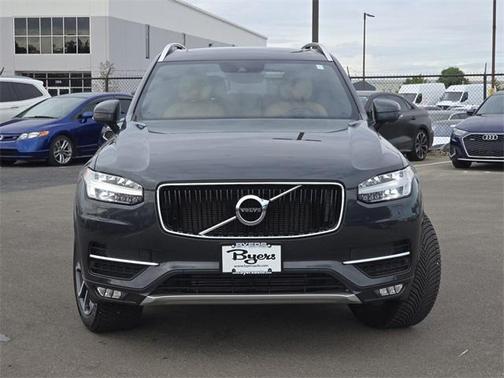 2016 Volvo XC90 T6 Momentum