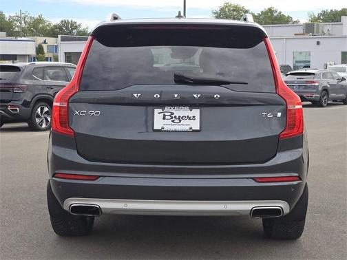 2016 Volvo XC90 T6 Momentum