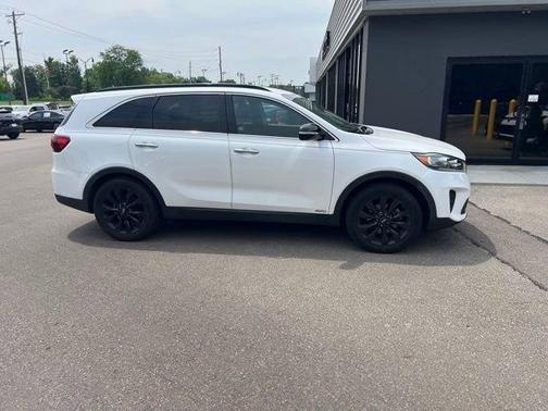 Snow White Pearl 2019 Kia Sorento S