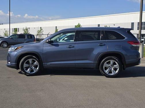 Shoreline Blue Pearl 2019 Toyota Highlander Hybrid Limited