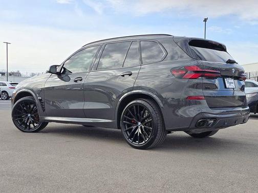 2025 BMW X5 M60i