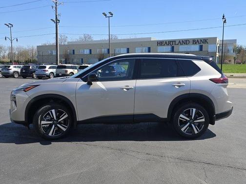 2025 Nissan Rogue SL