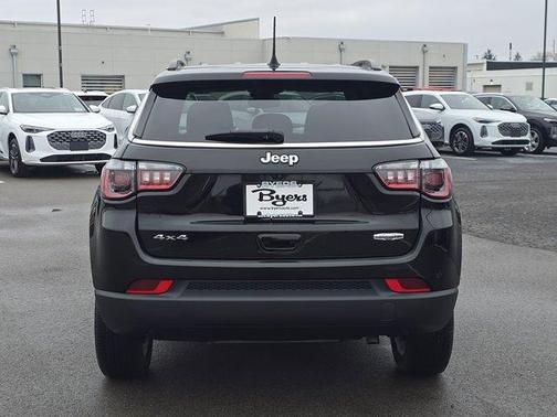 2022 Jeep Compass Latitude Lux