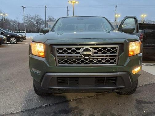 2023 Nissan Frontier SV