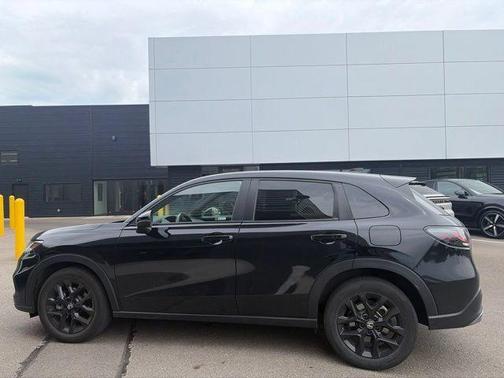 Crystal Black Pearl 2024 Honda HR-V Sport