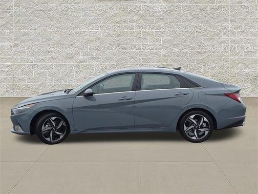 2022 Hyundai ELANTRA Limited