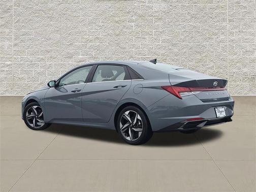 2022 Hyundai ELANTRA Limited