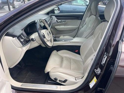 2017 Volvo V90 Cross Country T6