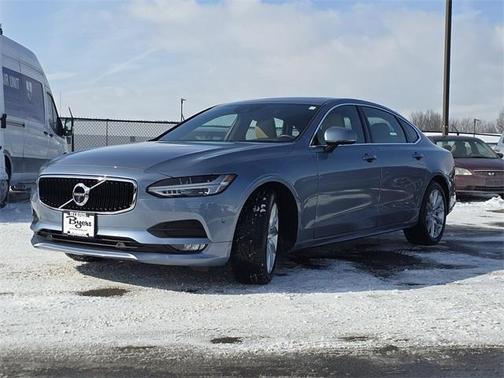 2019 Volvo S90 T6 Momentum