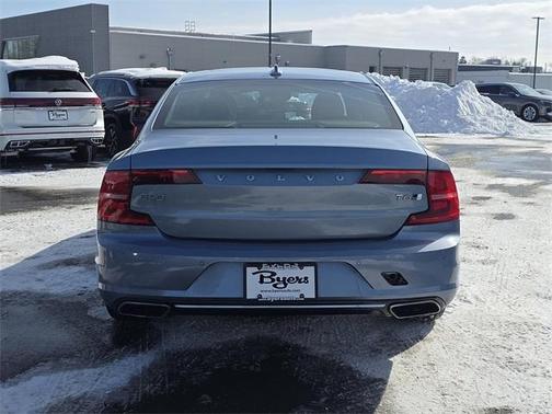 2019 Volvo S90 T6 Momentum