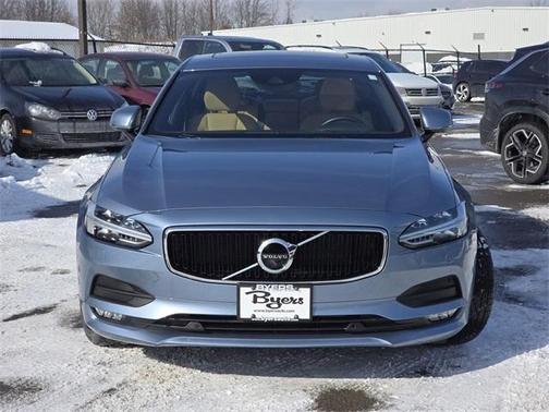 2019 Volvo S90 T6 Momentum