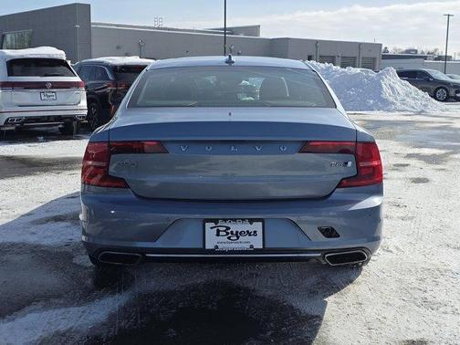 2019 Volvo S90 T6 Momentum