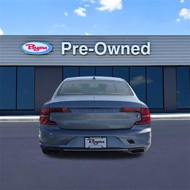 2019 Volvo S90 T6 Momentum