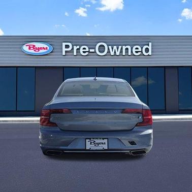 2019 Volvo S90 T6 Momentum