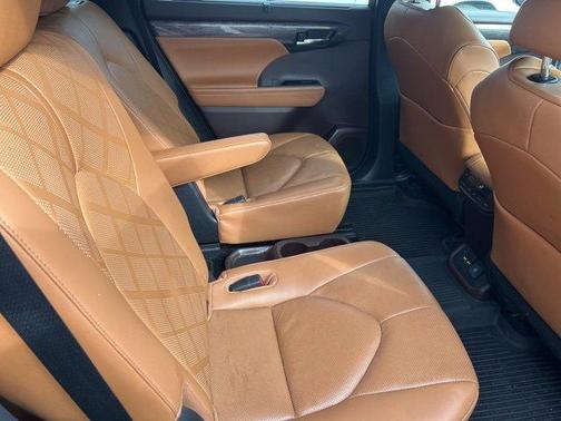 2020 Toyota Highlander Platinum