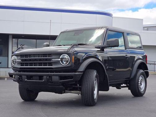 Shadow Black 2023 Ford Bronco Base