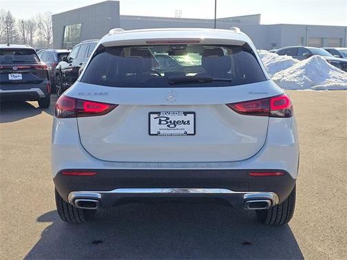 2021 Mercedes-Benz GLA 250 Base 4MATIC