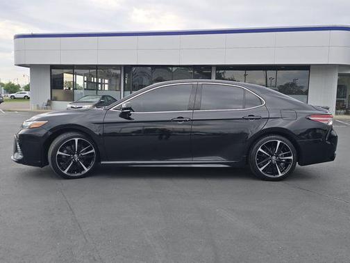 Midnight Black Metallic 2018 Toyota Camry XSE