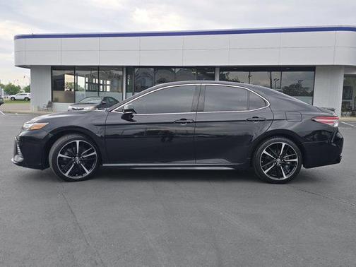 Midnight Black Metallic 2018 Toyota Camry XSE