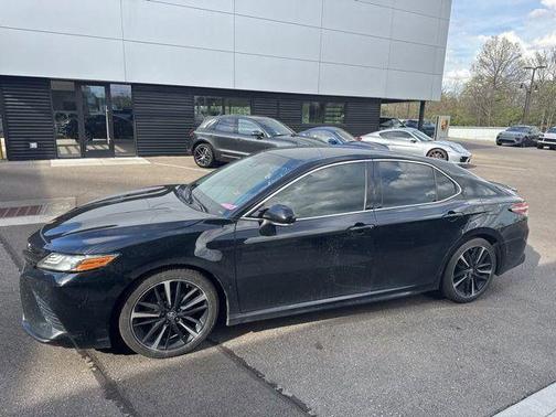 Midnight Black Metallic 2018 Toyota Camry XSE