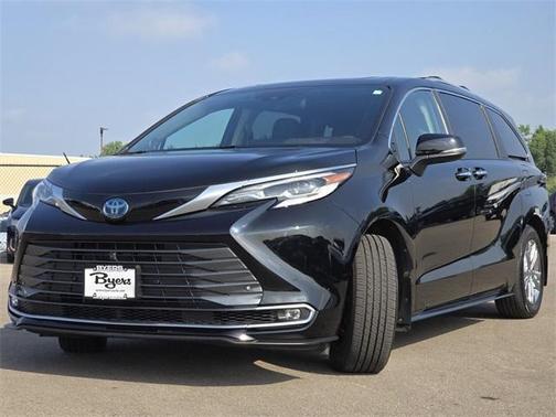 2023 Toyota Sienna Platinum 7 passenger