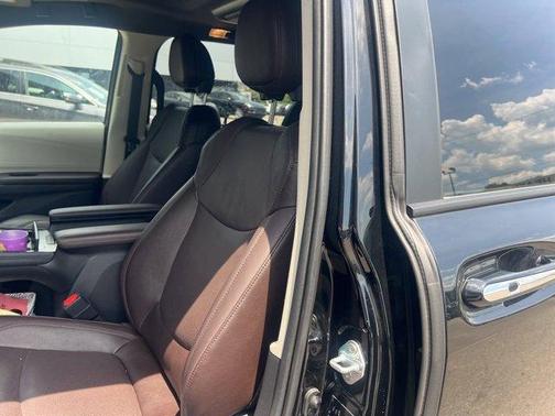 2023 Toyota Sienna Platinum 7 passenger