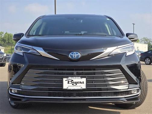 2023 Toyota Sienna Platinum 7 passenger