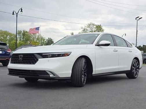 Platinum White Pearl 2024 Honda Accord Hybrid Touring